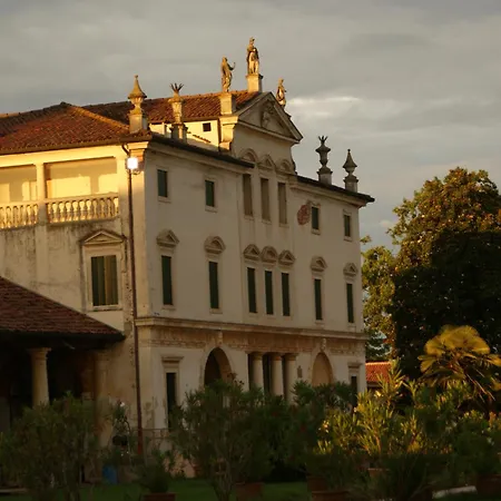 דירה Ghislanzoni ויצ'נצה