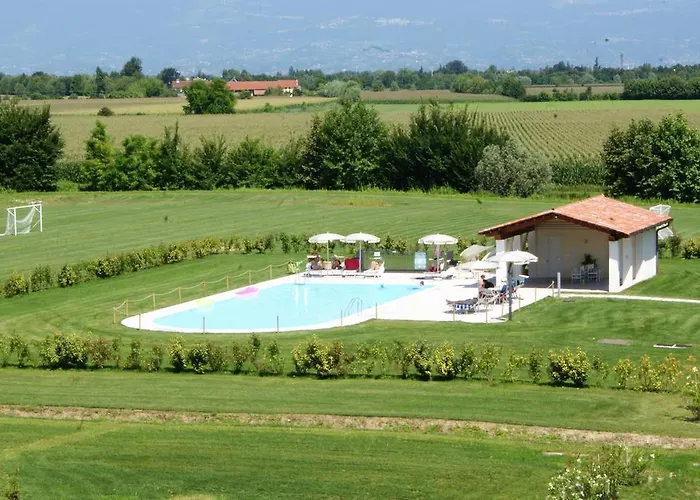 Ghislanzoni شقة *