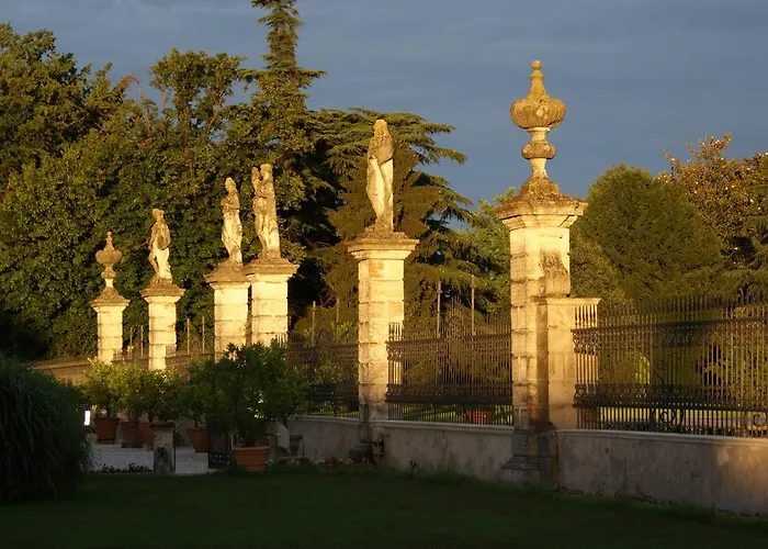 Ghislanzoni شقة *